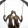 Sculpture couple sur balancoire H.30cm